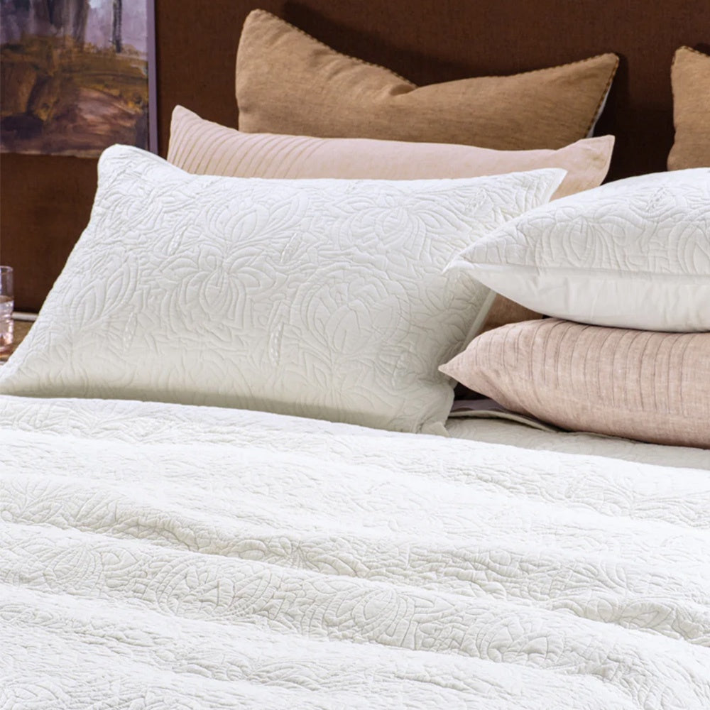 Fleur De L'eau Queen Bedding Set