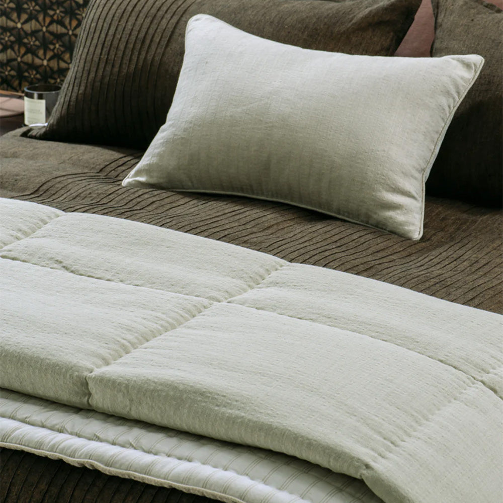 Tobiishi Oatmeal Comforter